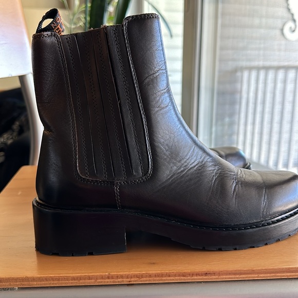 Women’s leather Chelsea boots - Picture 4 of 11